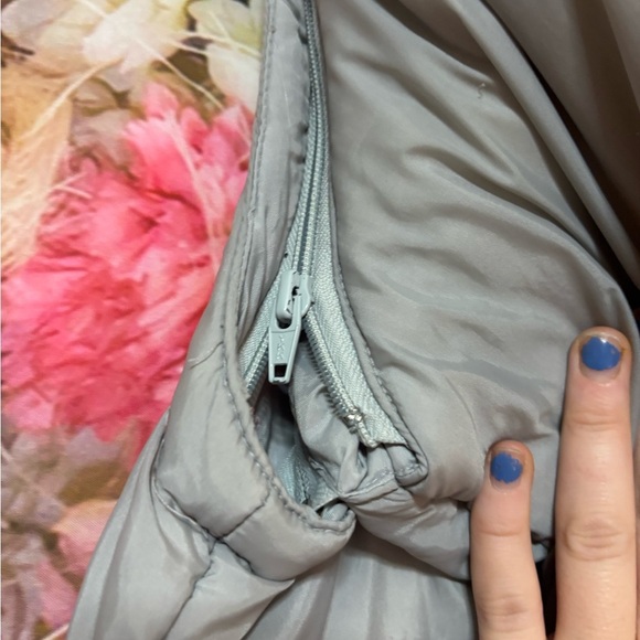 Women's Gray and Purple Puffer Jacket with Removable Sleeves - Picture 4 of 13